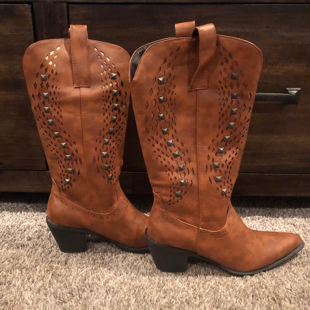Passions Frontier Boots